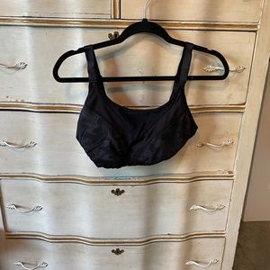 DONATING ON 11/18 | Kyodan black camo sports bra